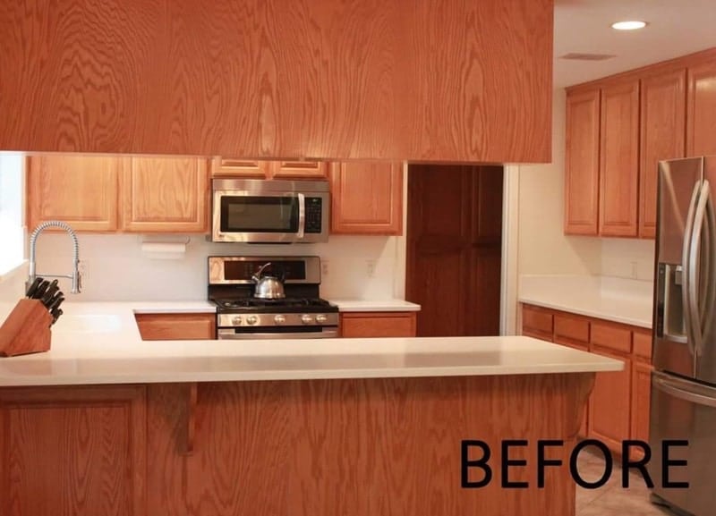Before kitchen remodel oak cabinets